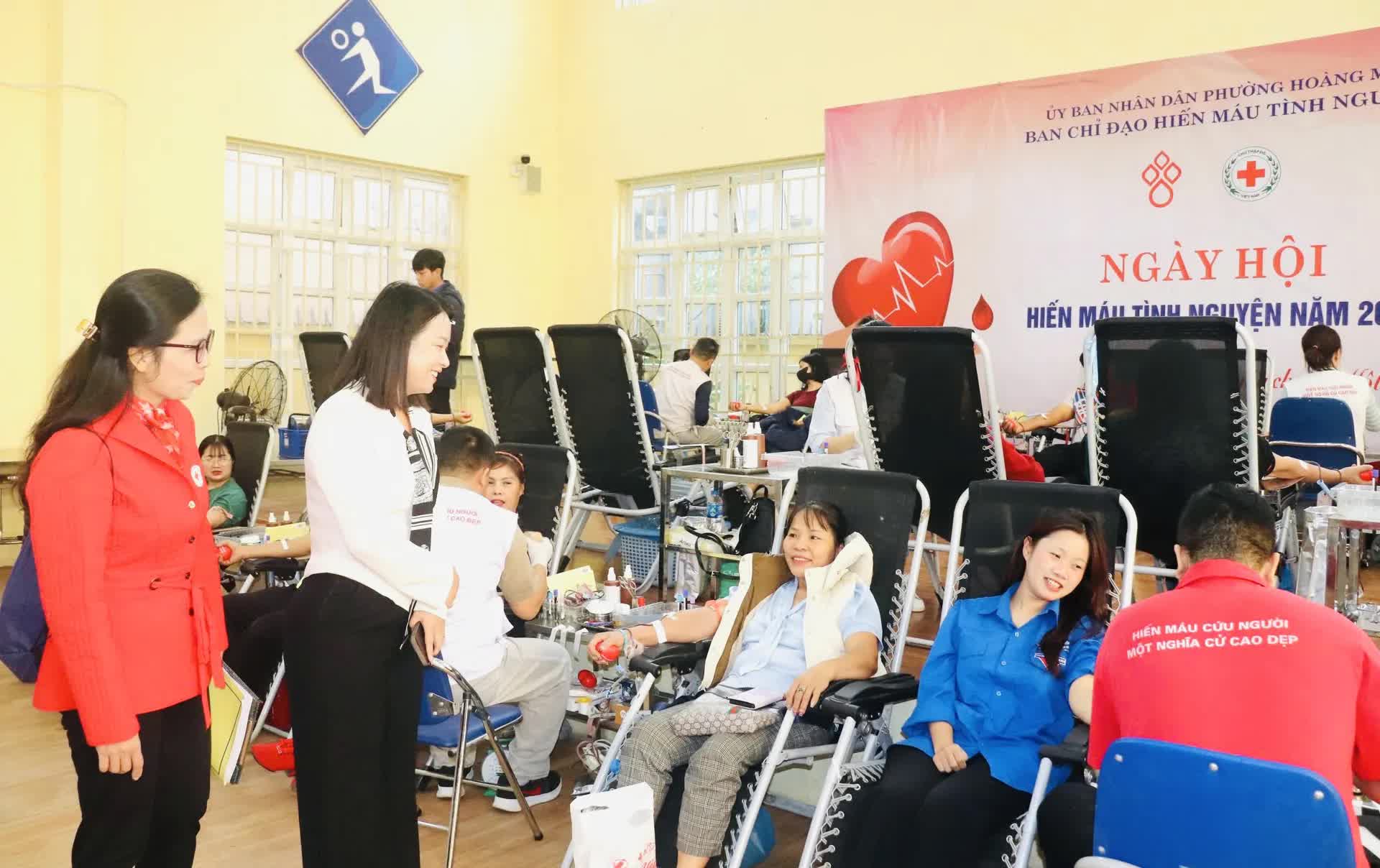 Phường Hoàng Mai: Ngày hội Hiến máu tình nguyện năm 2025 tiếp nhận 260 đơn vị máu- Ảnh 2.
