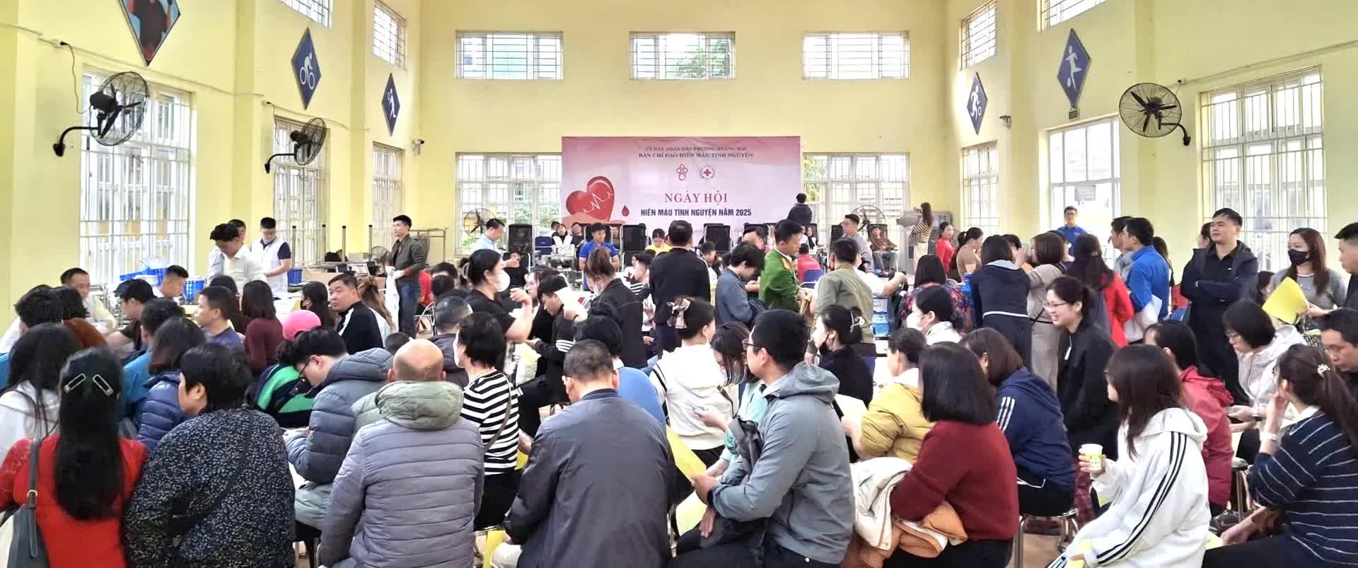 Phường Hoàng Mai: Ngày hội Hiến máu tình nguyện năm 2025 tiếp nhận 260 đơn vị máu- Ảnh 3.
