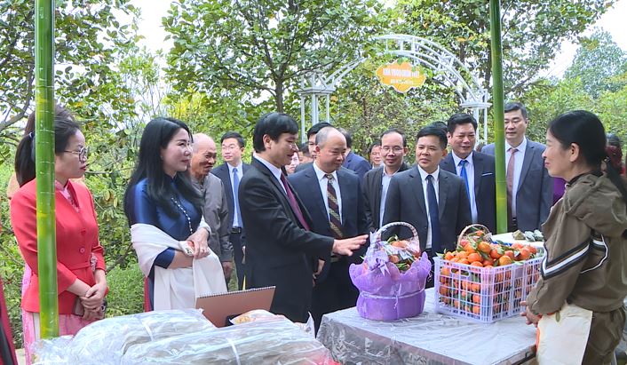 LỄ KHAI MẠC FESTIVAL LÀNG NGHỀ HOA, CÂY CẢNH TÍCH GIANG, XÃ PHÚC THỌ LẦN THỨ I NĂM 2025

- Ảnh 10.