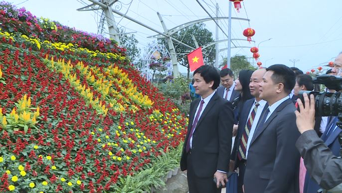 LỄ KHAI MẠC FESTIVAL LÀNG NGHỀ HOA, CÂY CẢNH TÍCH GIANG, XÃ PHÚC THỌ LẦN THỨ I NĂM 2025

- Ảnh 8.