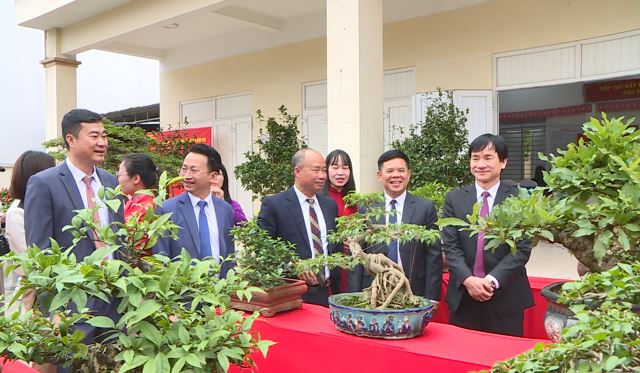 LỄ KHAI MẠC FESTIVAL LÀNG NGHỀ HOA, CÂY CẢNH TÍCH GIANG, XÃ PHÚC THỌ LẦN THỨ I NĂM 2025

- Ảnh 9.