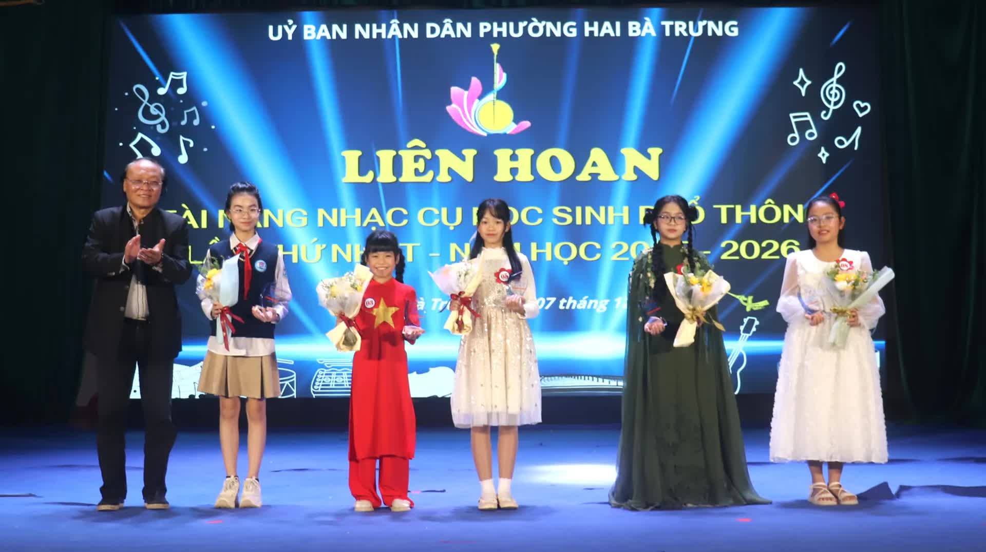 Liên hoan "Tài năng nhạc cụ học sinh phổ thông phường Hai Bà Trưng": lan tỏa giá trị tốt đẹp của âm nhạc đến cộng đồng- Ảnh 10.