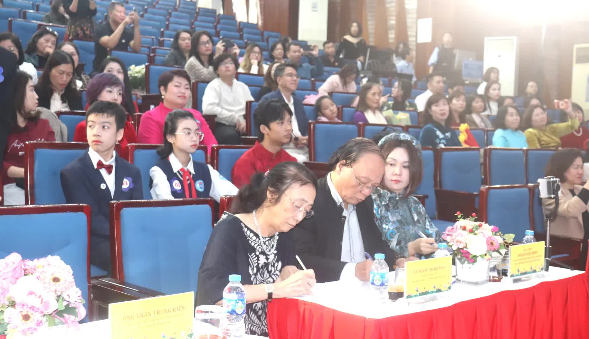 Liên hoan "Tài năng nhạc cụ học sinh phổ thông phường Hai Bà Trưng": lan tỏa giá trị tốt đẹp của âm nhạc đến cộng đồng- Ảnh 1.