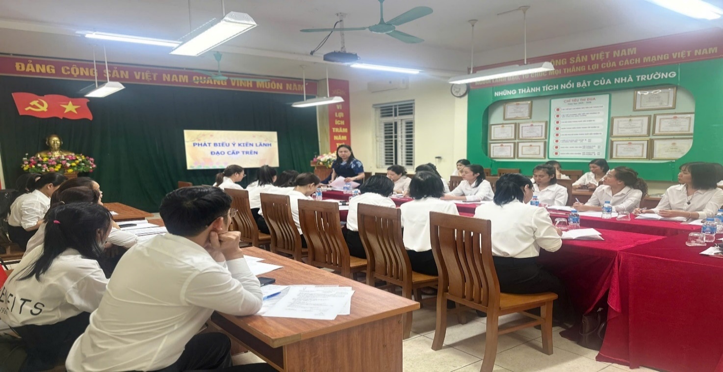 Chi bộ trường mầm non A tổ chức kiểm điểm và đánh giá và xếp loại chất lượng đảng viên cuối năm 2025- Ảnh 4.