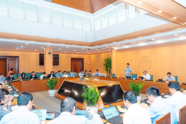 Hà Nội triển khai cắt giảm thủ tục hành chính dựa trên dữ liệu, khẳng định mục tiêu nền hành chính phục vụ- Ảnh 1.