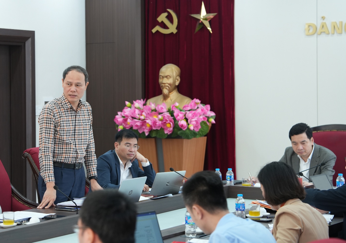 Gia Lâm họp đánh giá tình hình triển khai công tác bầu cử đại biểu Quốc hội và HĐND các cấp nhiệm kỳ 2026–2031- Ảnh 3.