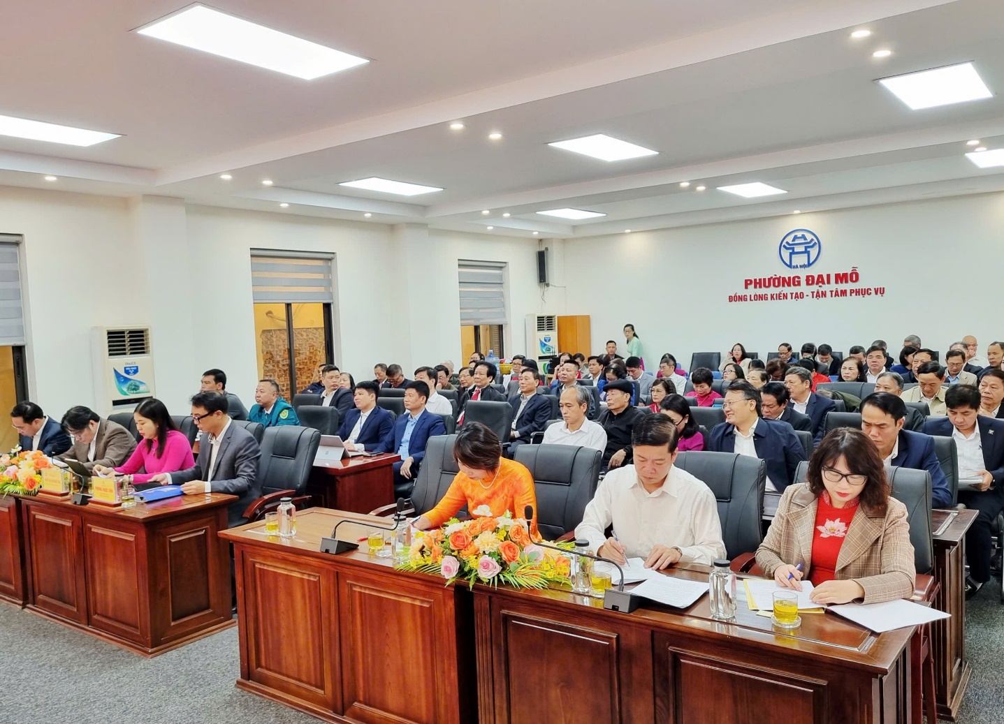 Kỳ họp thường lệ cuối năm 2025 của Hội đồng nhân dân phường- Ảnh 1.