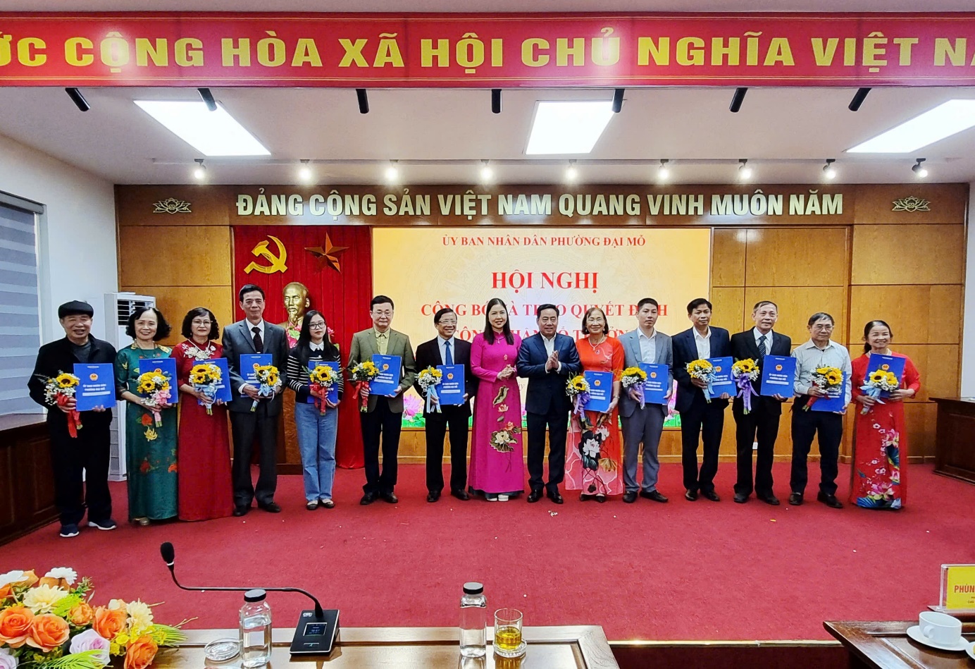 Phường Đại Mỗ tổ chức Hội nghị công bố và trao quyết định công nhận 26 Tổ trưởng Tổ dân phố nhiệm kỳ 2025 - 2028- Ảnh 3.