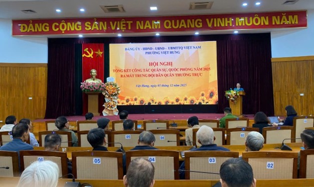 Phường Việt Hưng tổ chức Hội nghị Tổng kết công tác Quân sự - Quốc phòng địa phương năm 2025 và Ra mắt Trung đội Dân quân thường trực thuộc Ban CHQS phường Việt Hưng- Ảnh 2.