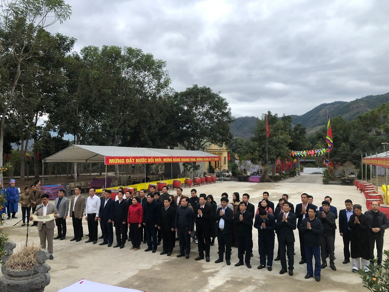 Gặp mặt kỷ niệm 50 năm Nhân dân huyện Đan Phượng lên xây dựng vùng kinh tế mới tại xã Chiềng Khương, Chiềng Cang, huyện Sông Mã, tỉnh Sơn La.- Ảnh 1.