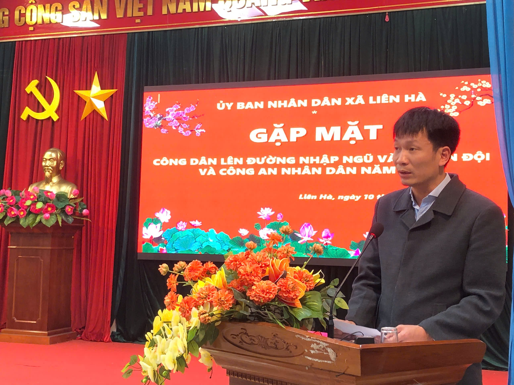 UBND xã Liên Hà tổ chức gặp mặt công dân lên đường nhập ngũ vào Quân đội và Công an Nhân dân năm 2025.- Ảnh 2.