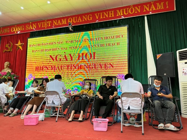 Huyện Hoài Đức triển khai phong trào hiến máu tình nguyện năm 2025 phấn đấu thực hiện vượt chỉ tiêu giao 1.632 đơn vị máu an toàn- Ảnh 4.