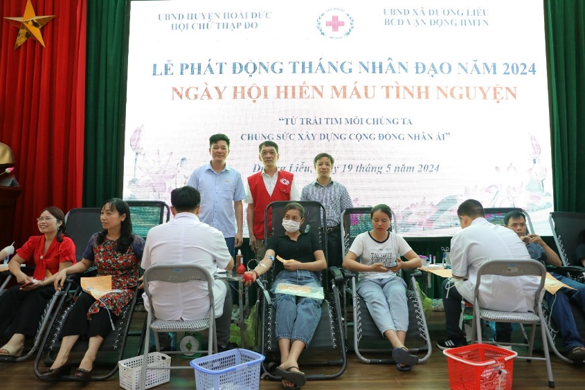 Huyện Hoài Đức triển khai phong trào hiến máu tình nguyện năm 2025 phấn đấu thực hiện vượt chỉ tiêu giao 1.632 đơn vị máu an toàn- Ảnh 3.