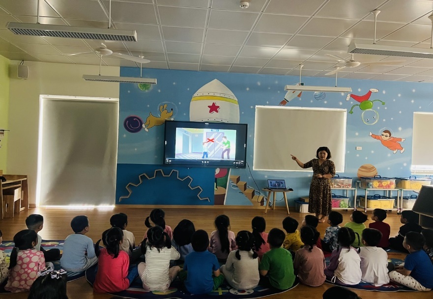 Cô Hiệu trưởng Nguyễn Thị Hằng - Người dẫn đường tận tâm của trường Mầm Non Họa Mi- Ảnh 2.
