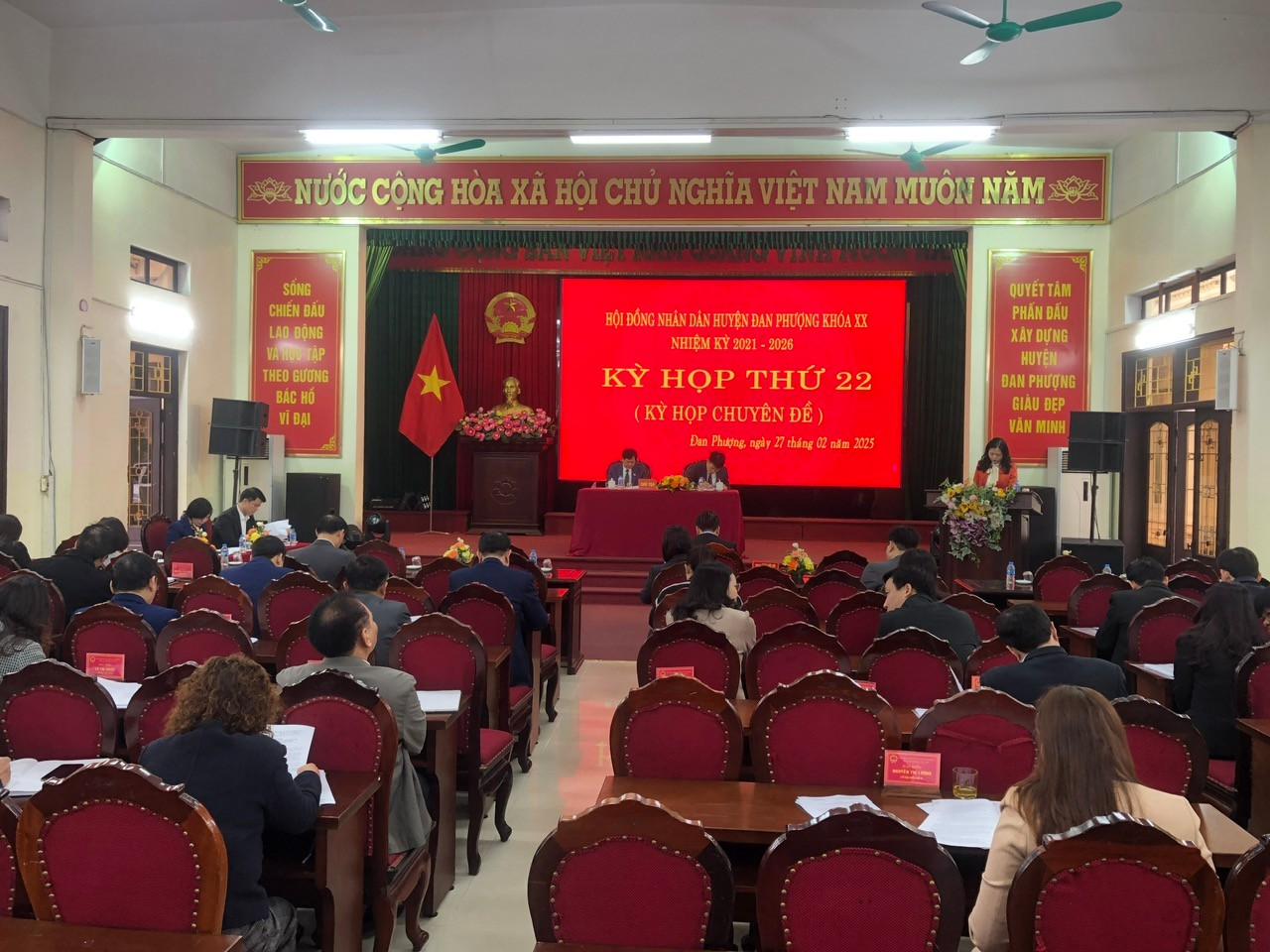 HĐND huyện khóa 20, nhiệm kỳ 2021- 2026 tổ chức kỳ họp thứ 22 ( Kỳ họp chuyên đề).- Ảnh 2.