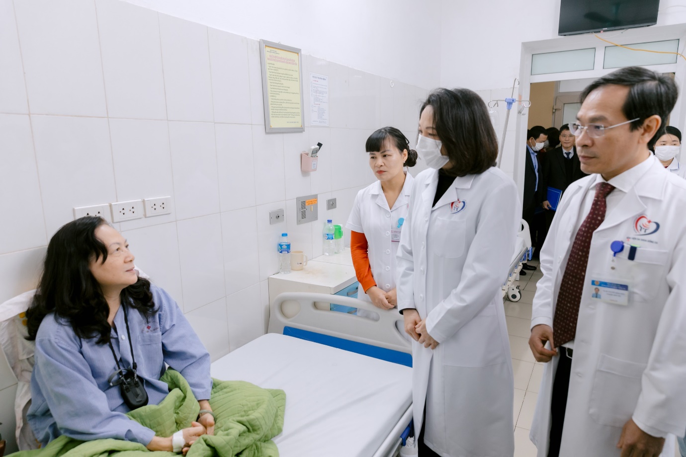 Tổng hợp thông tin các đồng chí lãnh đạo Đảng, Nhà nước, Bộ Y tế, thành phố Hà Nội chúc mừng các đơn vị ngành y tế Hà Nội nhân kỷ niệm 70 năm Ngày Thầy thuốc Việt Nam- Ảnh 1.