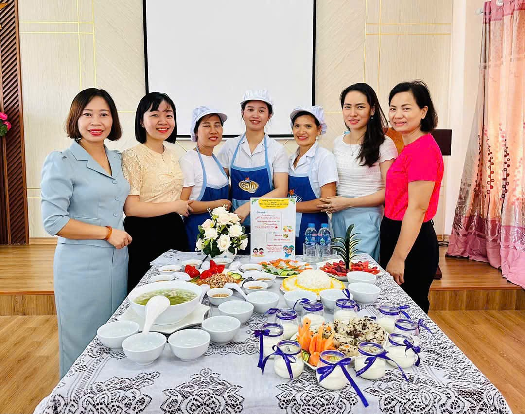 Tấm gương cô Phó hiệu trưởng năng động, sáng tạo mảnh ghép màu hồng tạo nên bức tranh đẹp- Ảnh 2.