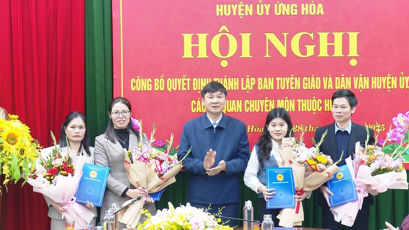 Công bố quyết định thành lập Ban Tuyên giáo và Dân vận Huyện uỷ.- Ảnh 9.