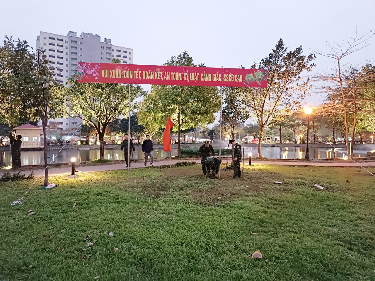 C:\Users\Admin\Desktop\2. vui xuân.jpg
