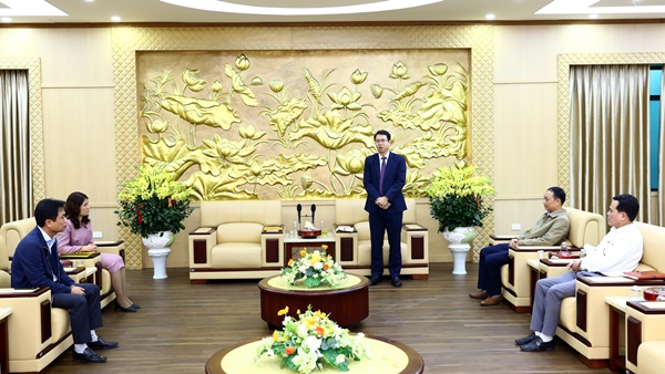 UBND huyện Hoài Đức đã tổ chức Hội nghị Công bố Quyết định bổ nhiệm công chức giữ chức vụ Trưởng phòng nội vụ huyện- Ảnh 1.