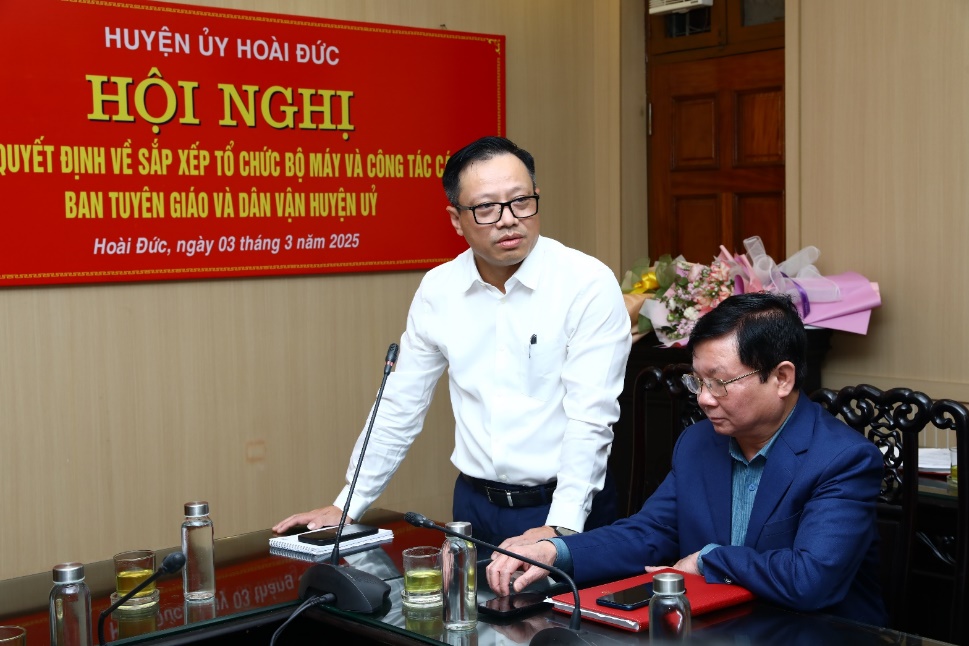 Huyện ủy công bố Quyết định về sắp xếp tổ chức bộ máy và công tác cán bộ ban Tuyên giáo và Dân vận Huyện ủy- Ảnh 5.