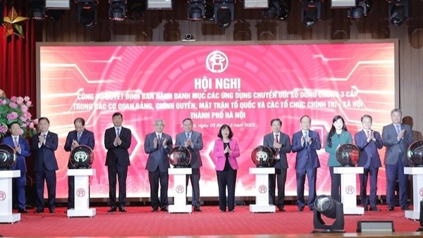 Thành uỷ Hà Nội công bố các ứng dụng chuyển đổi số dùng chung 3 cấp trong Đảng, chính quyền, MTTQ và các tổ chức chính trị, xã hội Thành phố- Ảnh 3.