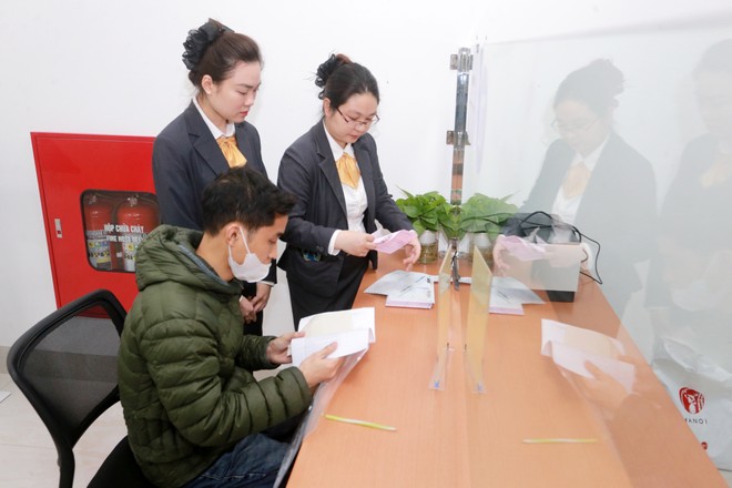 Người dân Hà Nội trải nghiệm thủ tục cấp hộ chiếu trực tuyến, nhận kết quả tại nhà- Ảnh 6.