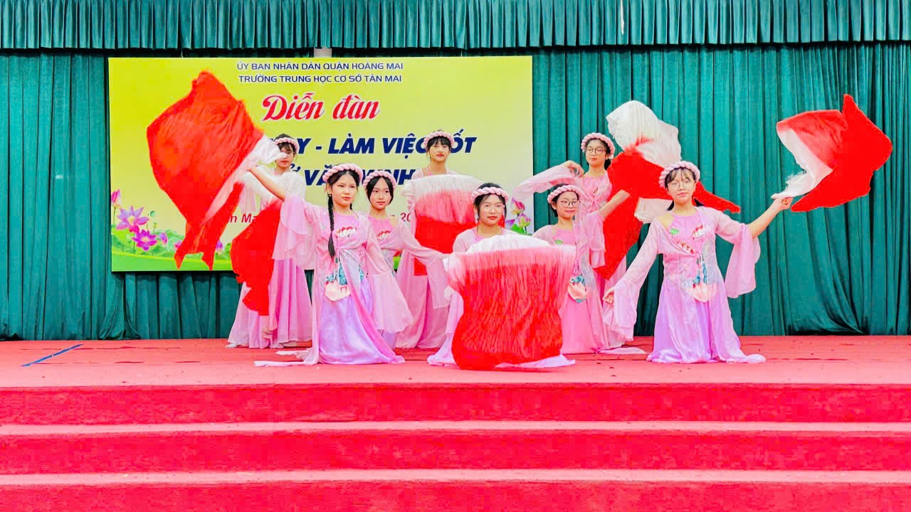 Trường THCS Tân Mai tổ chức sinh hoạt dưới cờ Với chủ đề “Nói lời hay – Làm việc tốt - Ứng xử văn minh”- Ảnh 1.