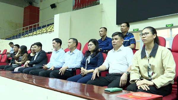 Hoài Đức tổ chức thành công giải Cầu lông vô địch các nhóm tuổi huyện lần thứ II, năm 2025- Ảnh 1.