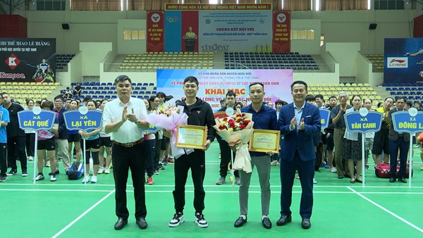 Hoài Đức tổ chức thành công giải Cầu lông vô địch các nhóm tuổi huyện lần thứ II, năm 2025- Ảnh 3.