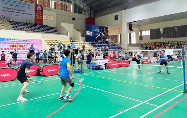 Hoài Đức tổ chức thành công giải Cầu lông vô địch các nhóm tuổi huyện lần thứ II, năm 2025- Ảnh 6.
