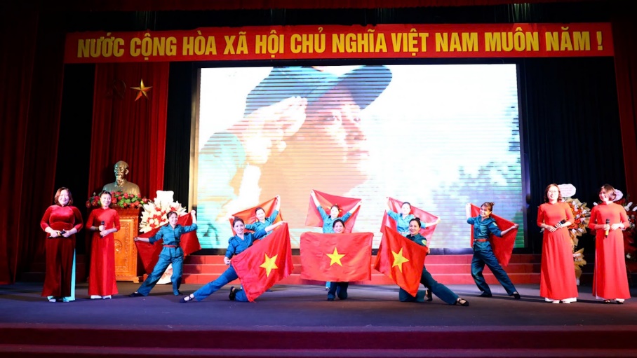 Hoài Đức: 5 tập thể, 6 cá nhân được khen thưởng nhân kỷ niệm 90 năm ngày truyền thống dân quân tự vệ Việt Nam- Ảnh 2.