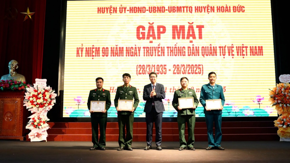Hoài Đức: 5 tập thể, 6 cá nhân được khen thưởng nhân kỷ niệm 90 năm ngày truyền thống dân quân tự vệ Việt Nam- Ảnh 9.