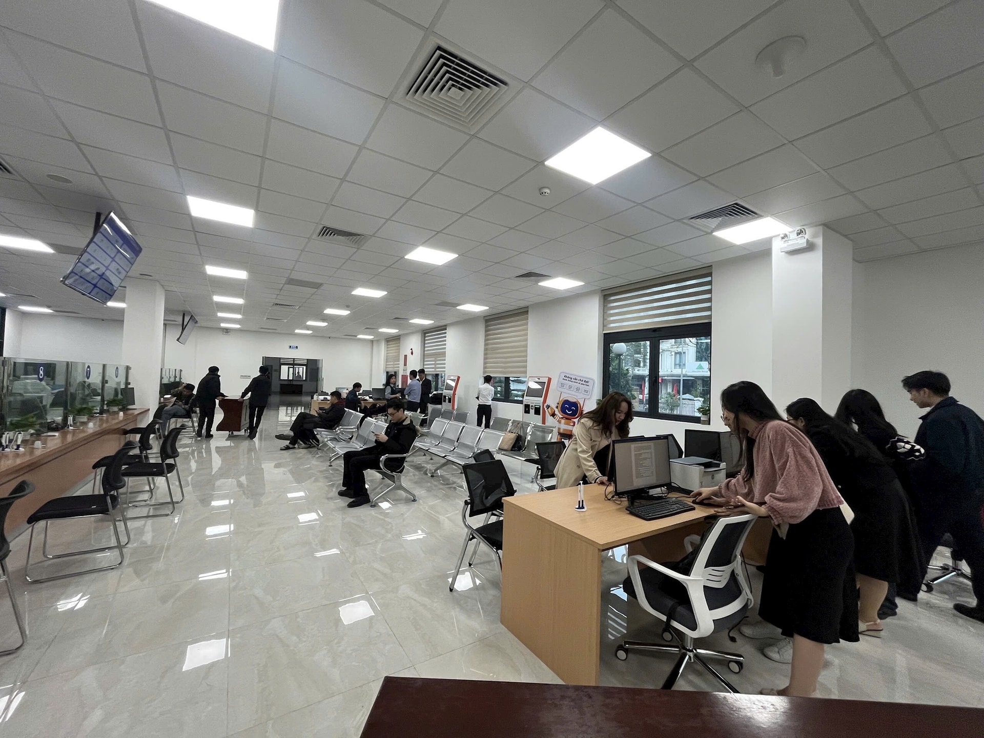 Từ ngày 1-3, người dân quận Cầu Giấy không phải đến sở, ngành làm thủ tục hành chính- Ảnh 2.