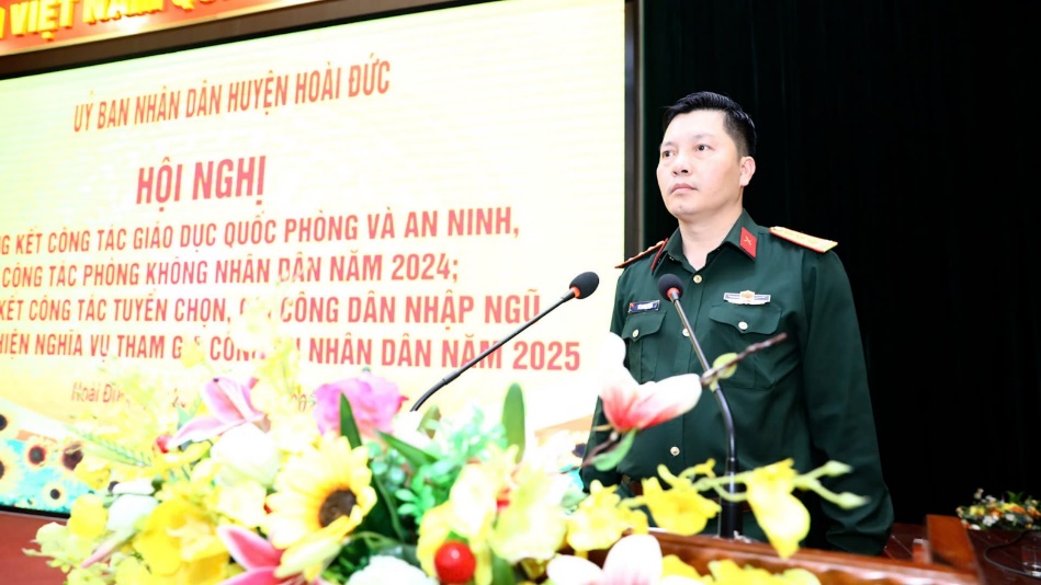 Hoài Đức tổng kết công tác tuyển quân năm 2025; công tác phòng không nhân dân, giáo dục Quốc phòng-an ninh năm 2024- Ảnh 3.