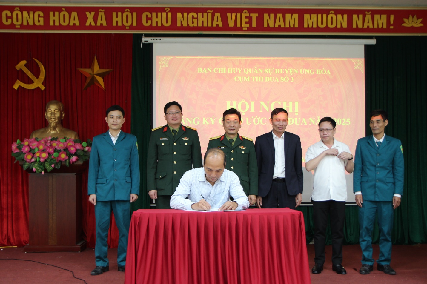 Cụm thi đua số 3 Ban chỉ huy quân sự huyện tổ chức hội nghị đăng kí thi đua năm 2025- Ảnh 7.