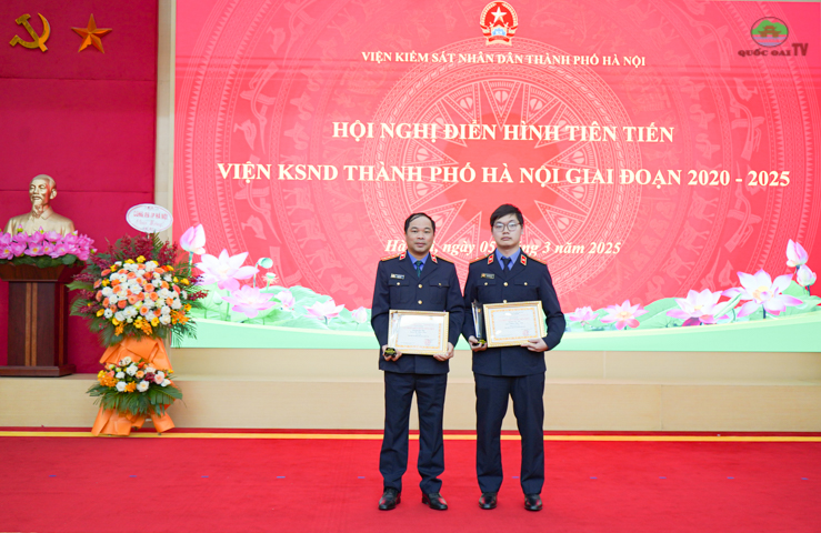 VKSND huyện Quốc Oai vinh dự có 2 cá nhân được tuyên dương là điển hình tiên tiến giai đoạn 2020-2025- Ảnh 2.