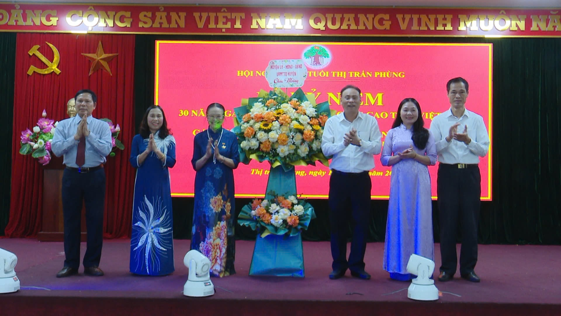 Hội NCT thị trấn Phùng tổng kết phong trào thi đua “Tuổi cao gương sáng”giai đoạn 2021 - 2025- Ảnh 1.