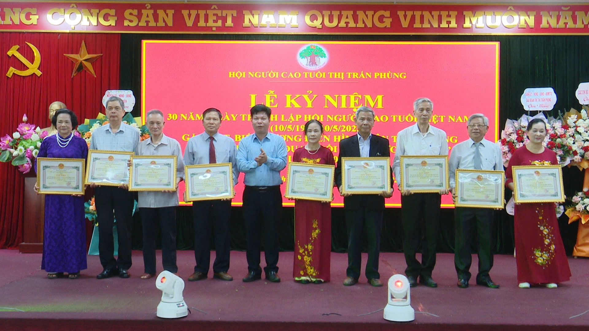 Hội NCT thị trấn Phùng tổng kết phong trào thi đua “Tuổi cao gương sáng”giai đoạn 2021 - 2025- Ảnh 2.