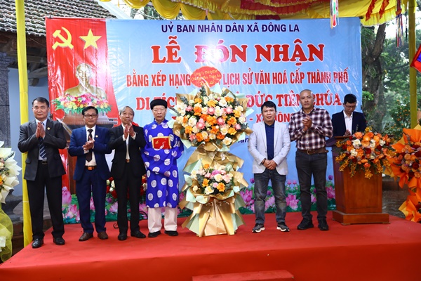 Lễ đón nhận Bằng di tích xếp hạng cấp thành phố Đền thờ Đức Tiên Chúa- Ảnh 4.