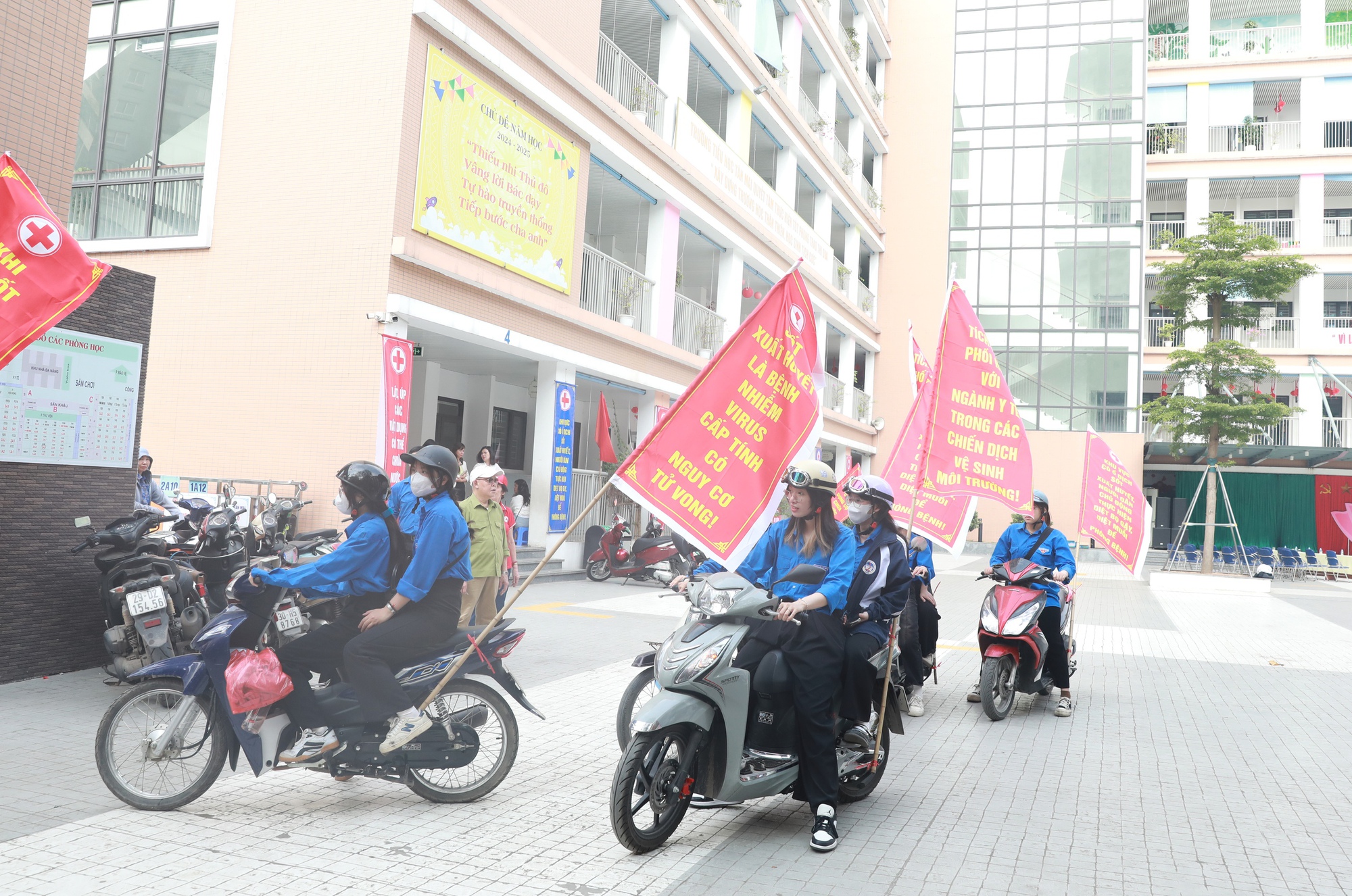 Quận Hoàng Mai phát động chiến dịch vệ sinh môi trường, phòng chống dịch Sốt xuất huyết- Ảnh 5.