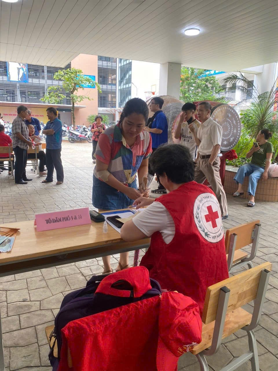 Chị Phạm Thu Hòa – Chi hội trưởng hội chữ thập đỏ tổ 9, 10 phường Tân Mai tấm gương về lòng nhân ái, nhiệt tình, tâm huyết- Ảnh 1.