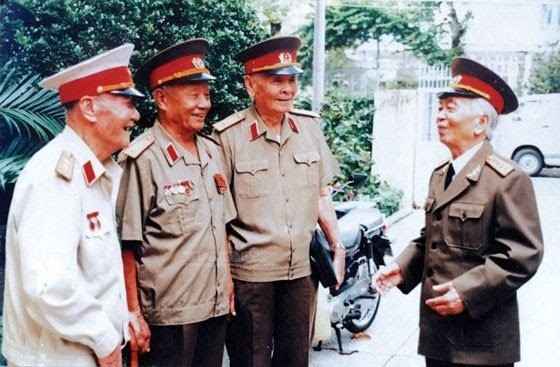 C:\Users\Admin\Desktop\tải xuống (2).jpg