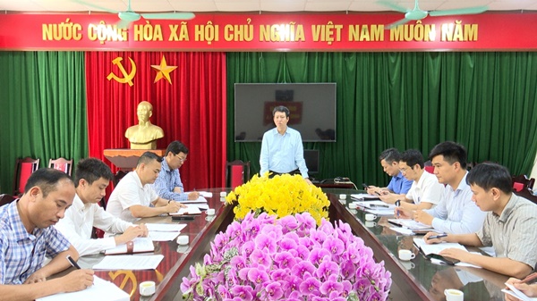 Đồng chí Chủ tịch UBND huyện kiểm tra công tác vi phạm đất đai trên địa bàn huyện- Ảnh 1.