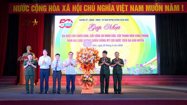 Gặp mặt đại biểu cựu Chiến binh, cựu Công an nhân dân, cựu Thanh niên xung phong tham gia kháng chiến chống Mỹ cứu nước trên địa bàn huyện- Ảnh 6.