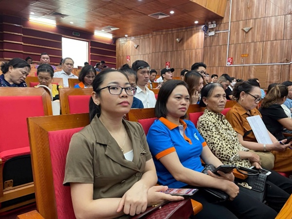 UBND huyện tổ chức hội nghị tập huấn nâng cao kỹ năng chuyển đổi số, ứng dụng trí tuệ nhân tạo- Ảnh 4.