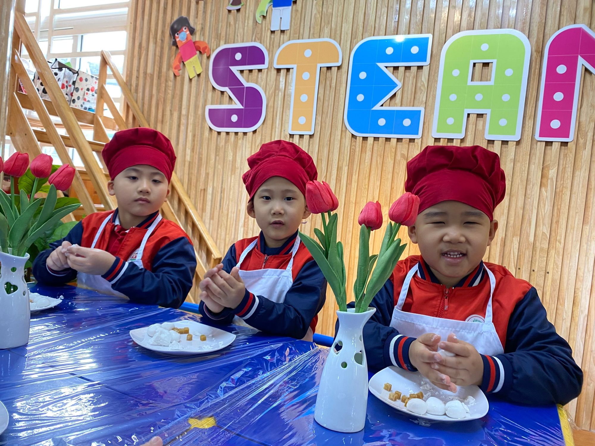 Các bé trường mầm non Linh Đàm trải nghiệm làm bánh trôi - tết hàn thực- Ảnh 3.