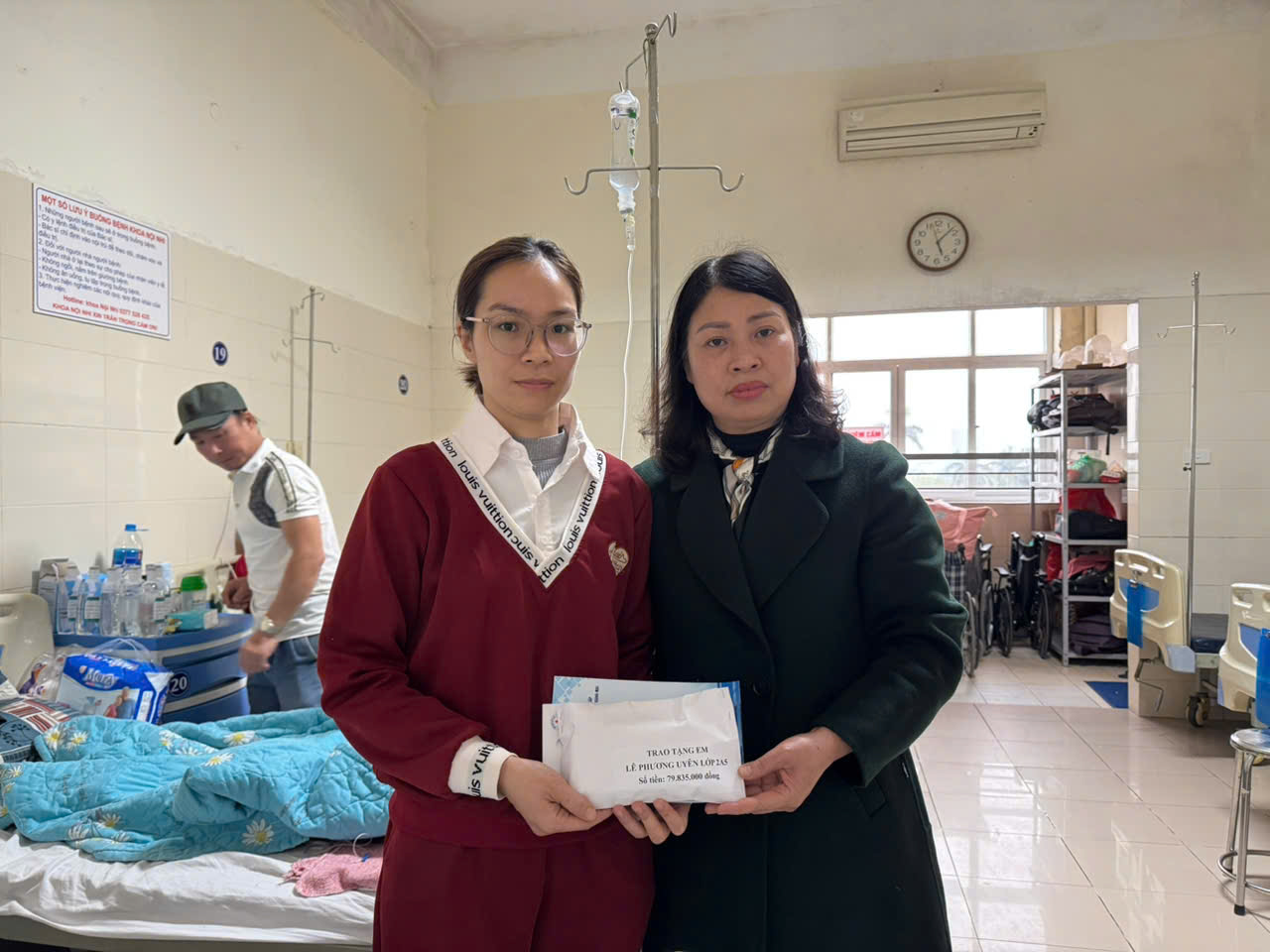 Trường Tiểu học Thúy Lĩnh chung tay giúp đỡ học sinh mắc bệnh hiểm nghèo- Ảnh 1.