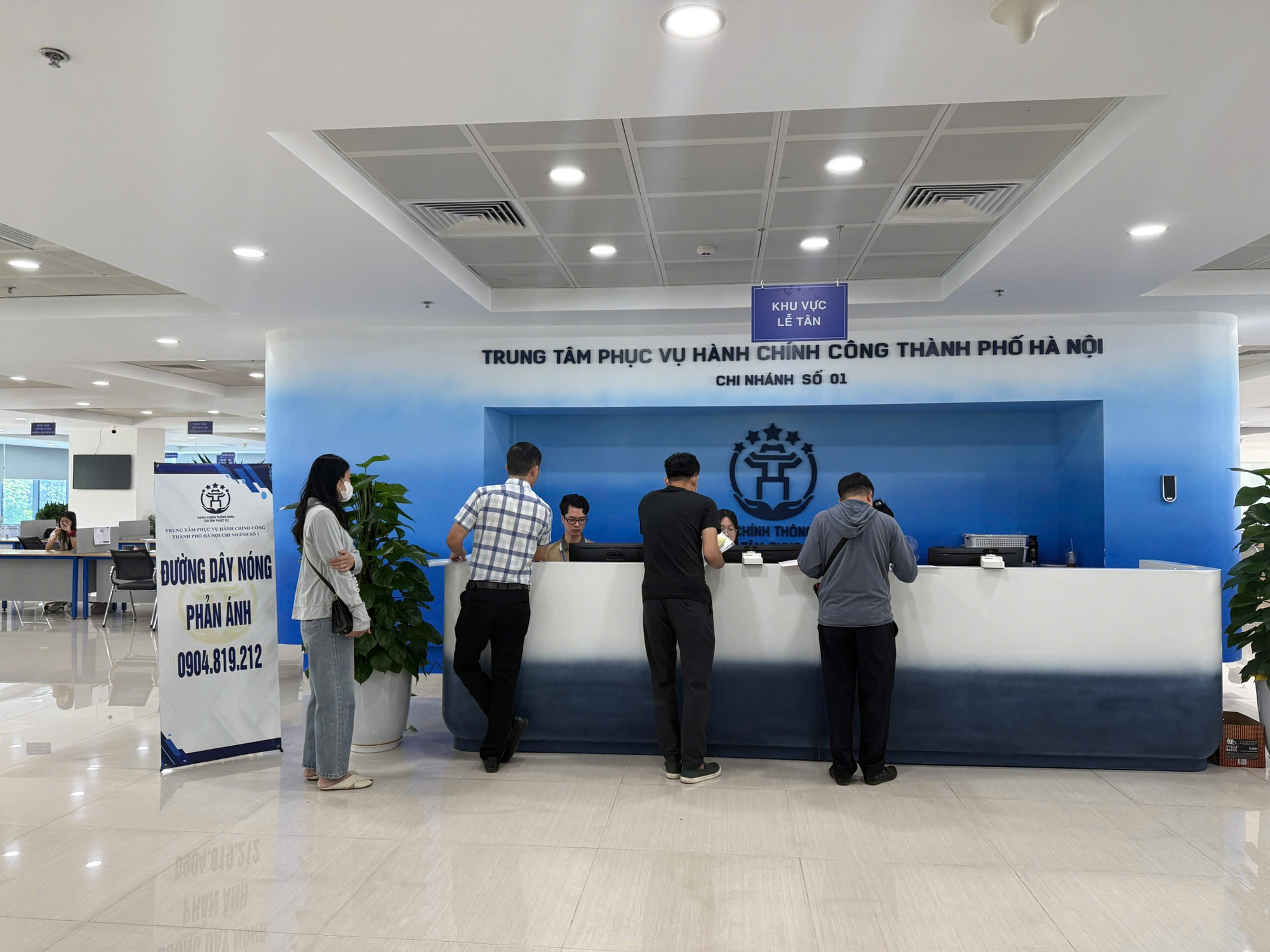 Hà Nội tái cấu trúc thủ tục đăng ký giao dịch bảo đảm, đẩy mạnh cung cấp dịch vụ công trực tuyến- Ảnh 2.