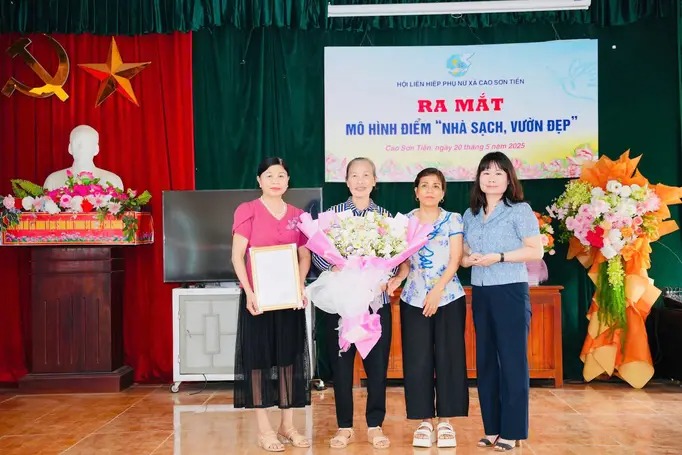 Ứng Hòa ra mắt mô hình “Nhà sạch, vườn đẹp” tại xã Cao Sơn Tiến- Ảnh 2.